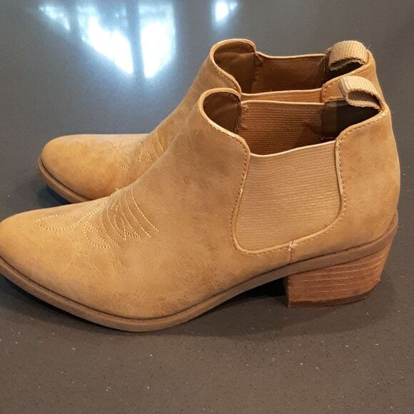 American Eagle Tan Booties - Picture 13 of 14